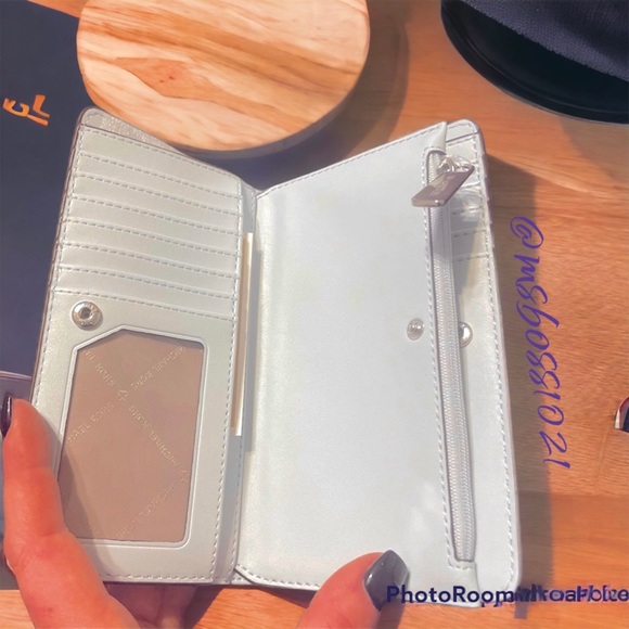 Michael Kors RARE Dallas Backpack White/Soft Sky - Picture 6 of 6